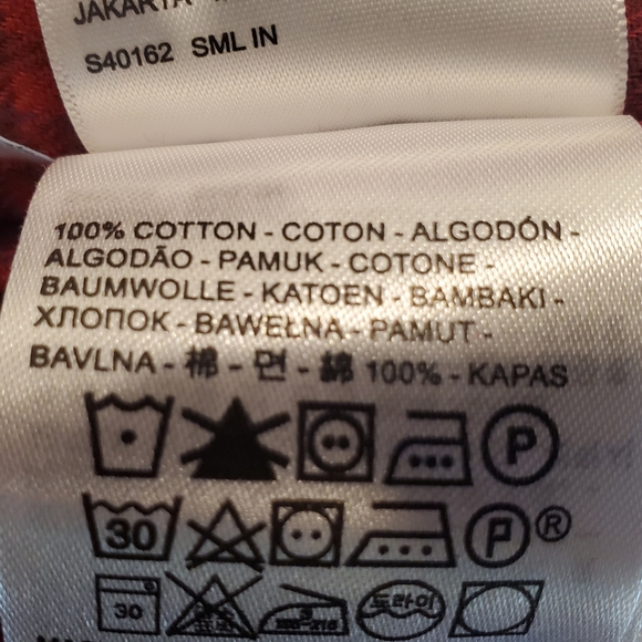 Levi's Red Plaid Cropped Flannel Button Down Shirt - Picture 7 of 9